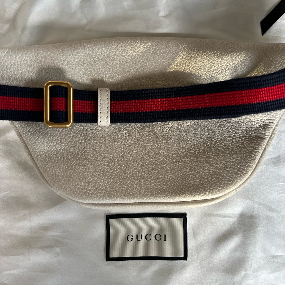 GUCCI Grained Calfskin Small Logo Belt Bag White - Picture 7 of 12